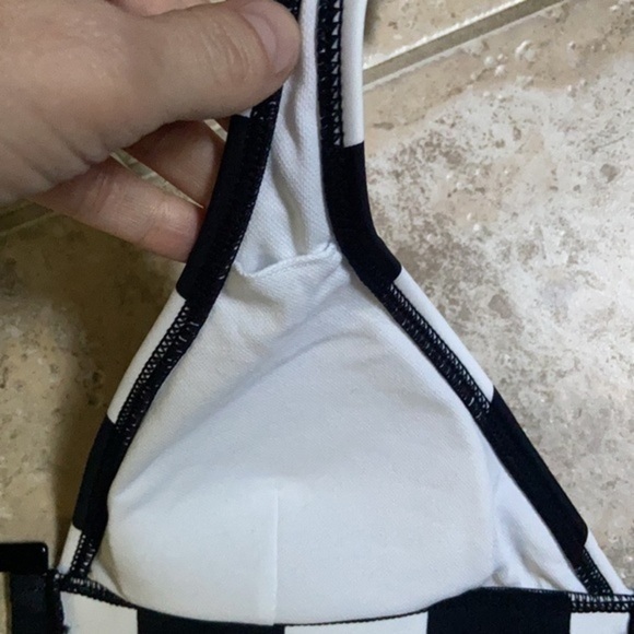 Billabong || NWT Black & White Stripe - Picture 4 of 8